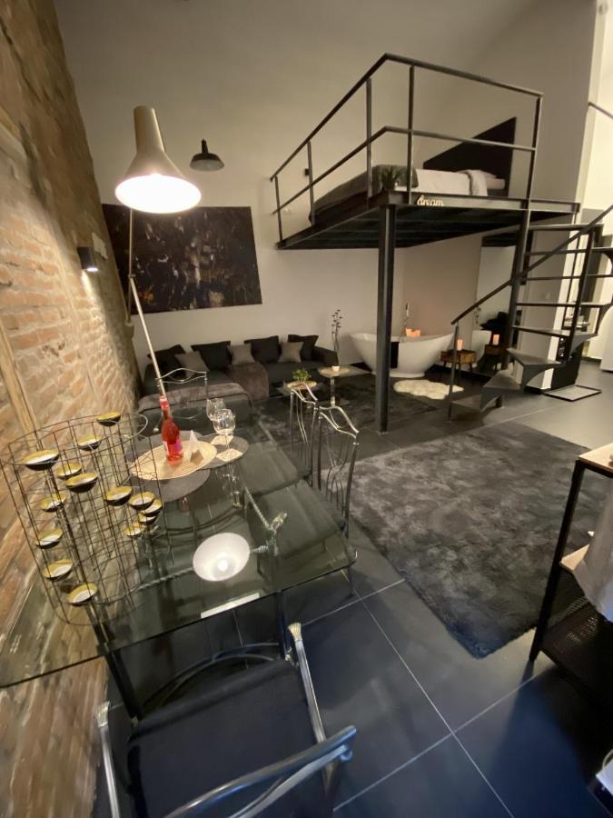 Kiraly Street , Stylish Apartment Budapeste Exterior foto