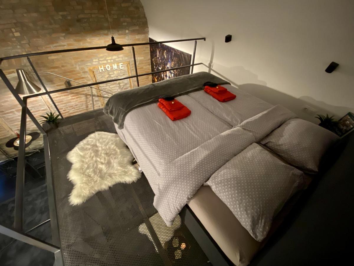 Kiraly Street , Stylish Apartment Budapeste Exterior foto